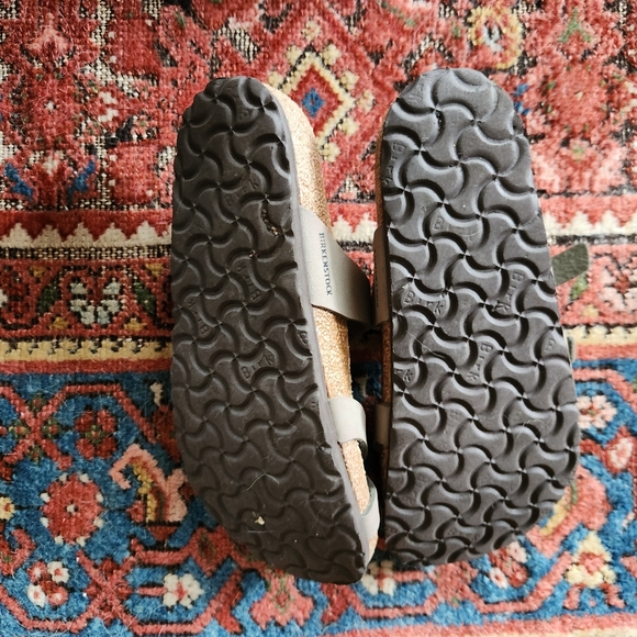 Size 38 sage green Mayari birkenstocks - Picture 2 of 6